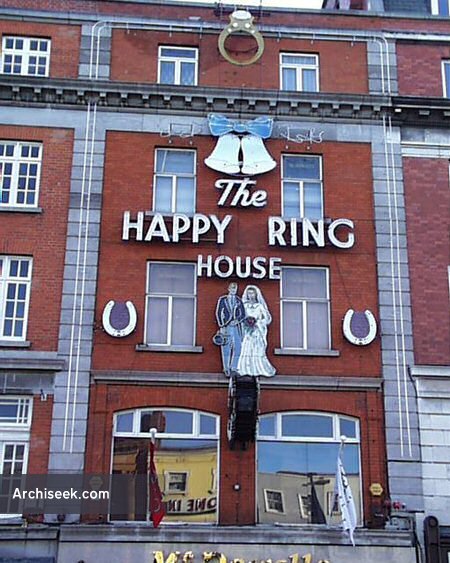 happyringhouse_lge